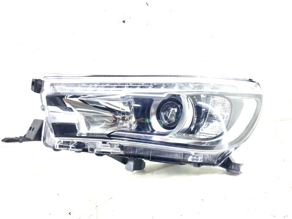 FAROL TOYOTA HILUX 16/20 LE COM LED