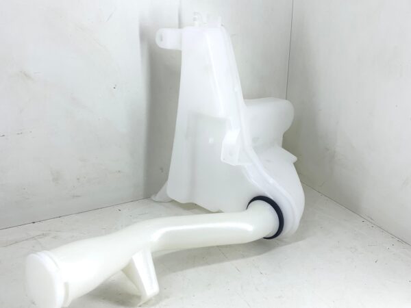 RESERVATORIO AGUA PARABRISA TOYOTA HILUX, 05/15.