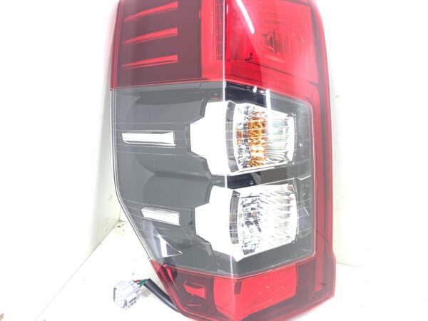 LANTERNA TRAS. MITSUBISHI L200 TRITON, 2021/, LE COM LED ORIG.